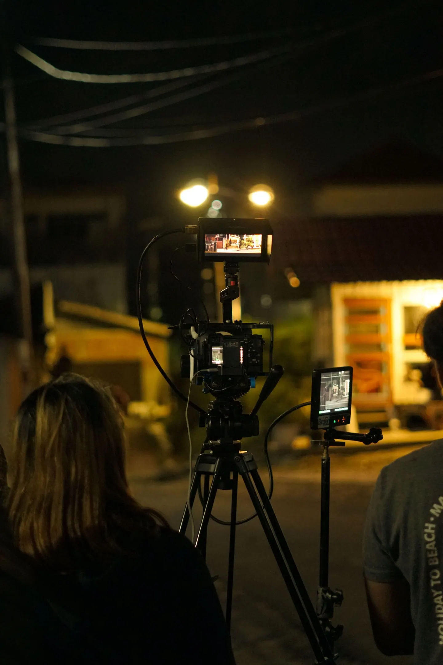 Kru produksi merekam di Padang